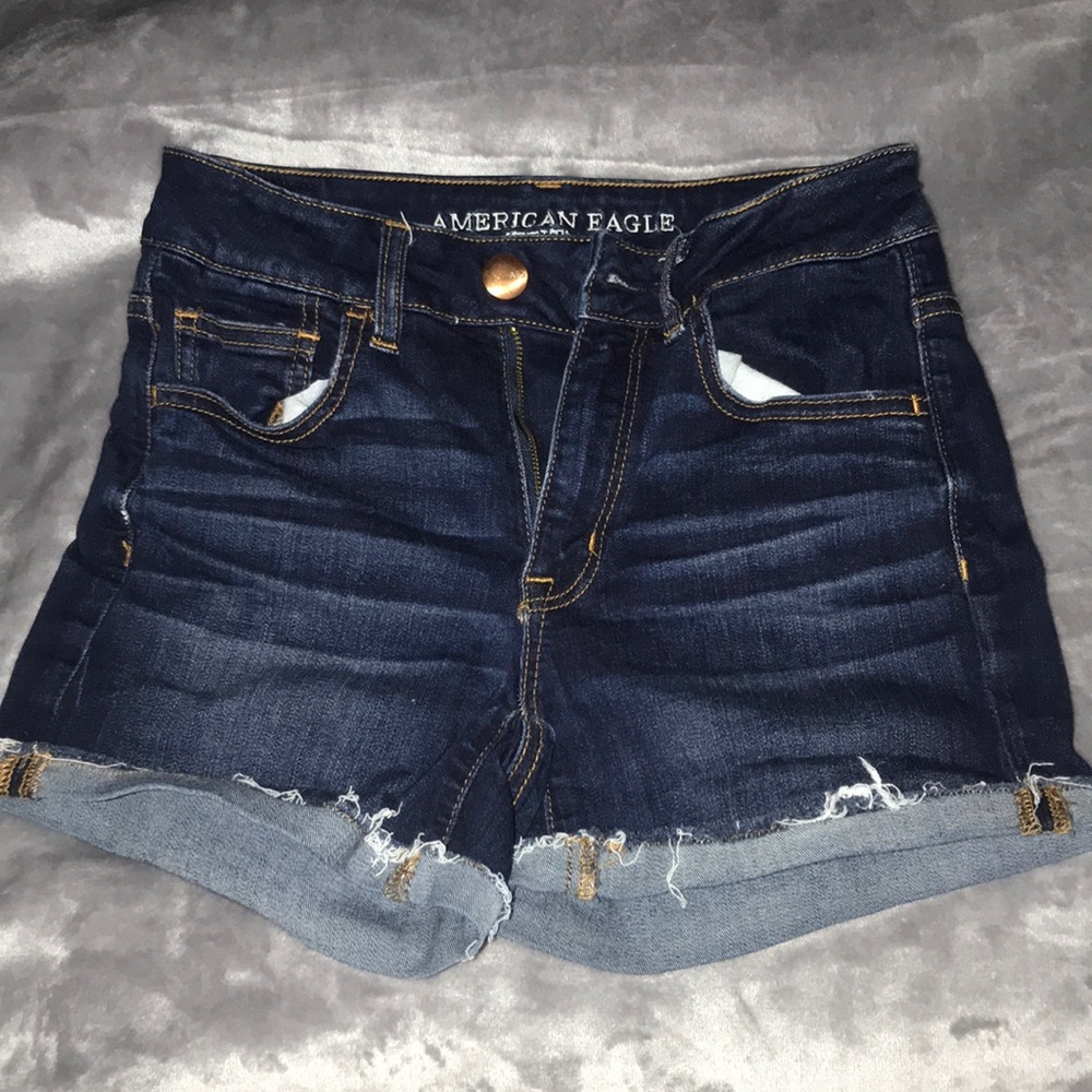 DARK WASH BLUE JEAN SHORTS